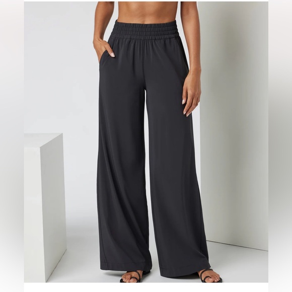 Vuori Pants - Vuori Villa wide leg pants size L